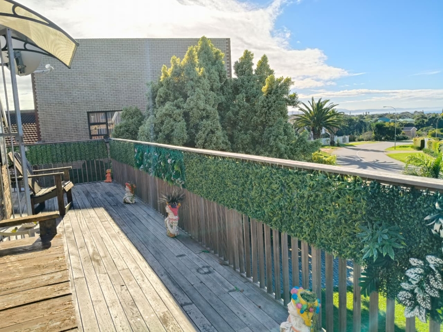 3 Bedroom Property for Sale in Wavecrest Eastern Cape